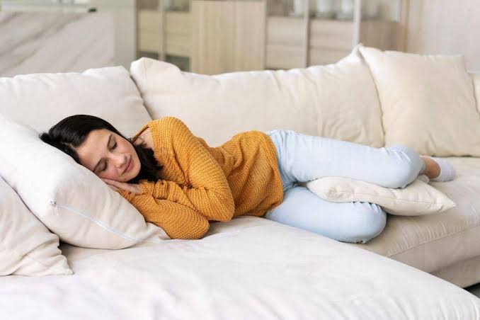 Menyamping dengan Bantal