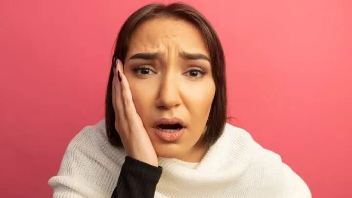 Kenapa Wajah Terlihat Lebih Bengkak Saat Bangun Tidur? Ini Penyebabnya
